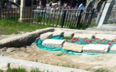 Əhmədli qəbirstanlığında BİABIRÇILIQ - Ölünü qəbrdən çıxarıb... FOTOLAR