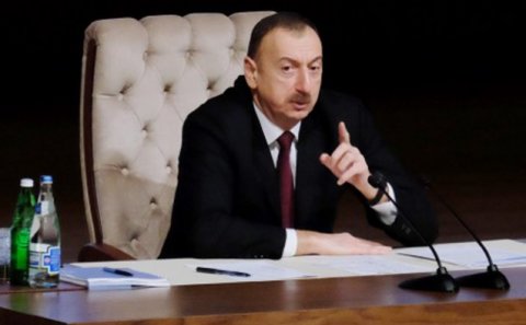 Prezident rektoru vəzifədən çıxardı - Təltif etdi