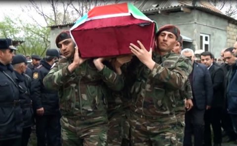 Daha bir əsgərimiz dəfn olundu - Fotolar