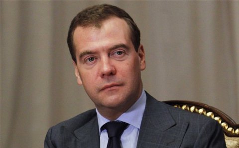 Dmitri Medvedev Şəhidlər xiyabanını ziyarət edib