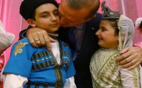 Azərbaycanlı uşaqlar Ərdoğanı duyğulandırdı - Foto