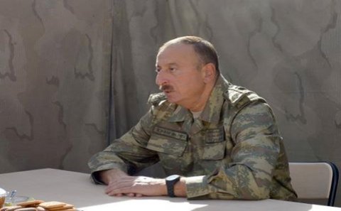 Ali baş komandan və xanımı cəbhə xəttində