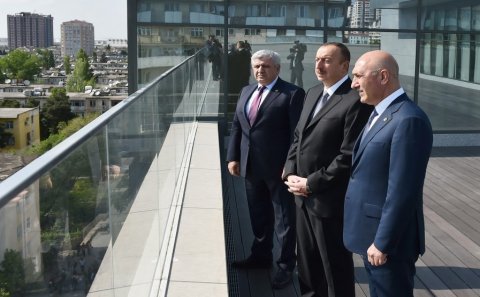 İlham Əliyev çoxmərtəbəli avtomobil dayanacağının açılışını etdi - Fotolar