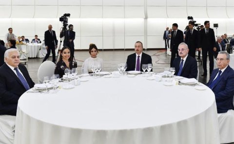 Prezident və xanımı  rəsmi qəbulda iştirak ediblər - FOTO