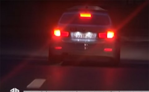 Bakıda yol polisi qadın sürücünü döydü - Video