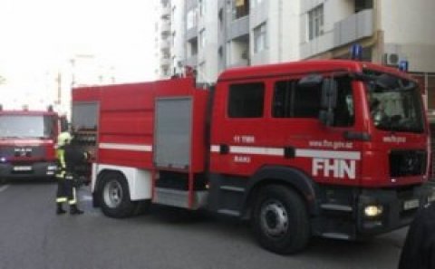 Binəqədidə yaşayış binasında yanğın həyəcanı