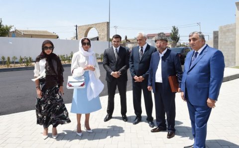 Mehriban Əliyeva Zirə Cümə məscidində - Fotolar