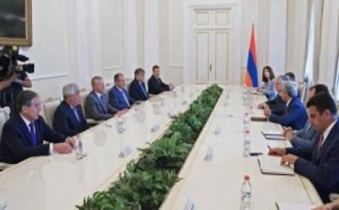Lavrov Ermənistanda Qarabağ məsələsini müzakirə edib