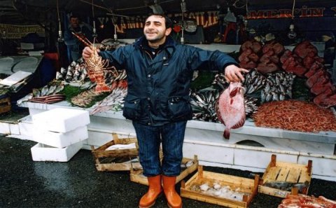 Moskva azərbaycanlıların bazarını bağladı