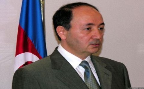Nazir məhkəmə sədri və hakimə töhmət verdi