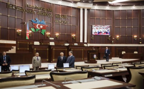 Poroşenko Oqtay Əsədovla görüşüb