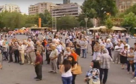 Ermənilər ayağa qalxdı: Sarkisyanın istefası tələb olunur - FOTO - VİDEO