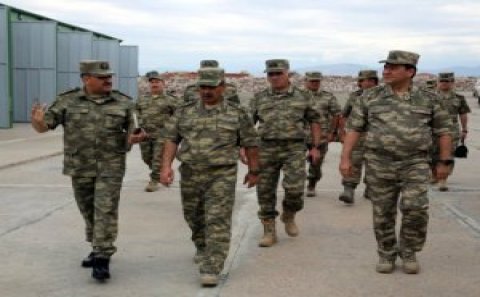 Nazir cəbhəboyu zonadakı tank hərbi hissəsində