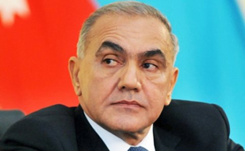 Nazir partlayışda ölənlərin dəfnində iştirak etdi