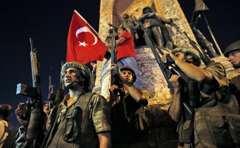 Türkiyədəki hərbi çevriliş cəhdinin təfərrüatları - 8651 hərbçisi iştirak edib