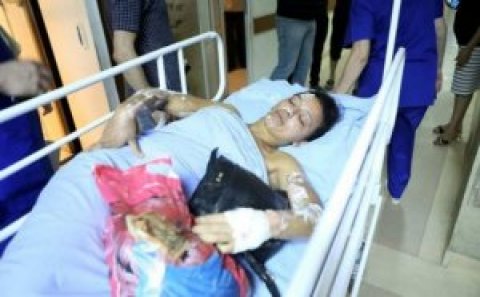 Sarkisyanın quldurları nümayişçilərə dəmir dəyənəklərlə hücum etdi