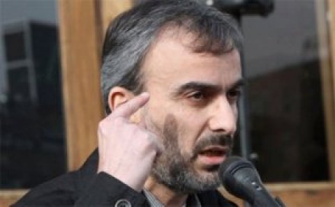 Sefilyan: “Mən Sarkisyanla görüşməyincə binanı azad etməyəcəklər”