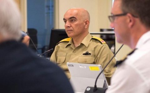 Axtarışda olan admiral NATO toplantısında - FOTO