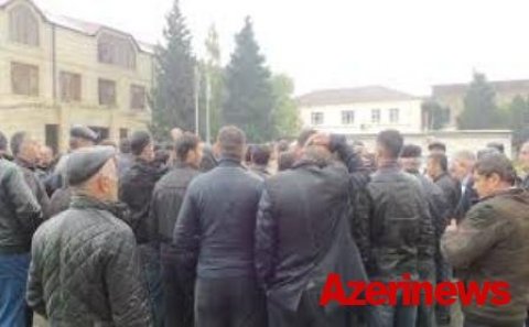 Sumqayıtda fəhlələr ayağa qalxdı - AKSİYA