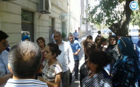 Təhsil Nazirliyi qarşısında etiraz aksiyası