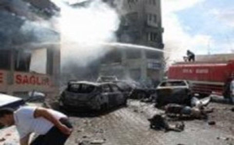 Türkiyədə növbəti partlayış: 1 polis həlak oldu, 3 nəfər yaralandı
