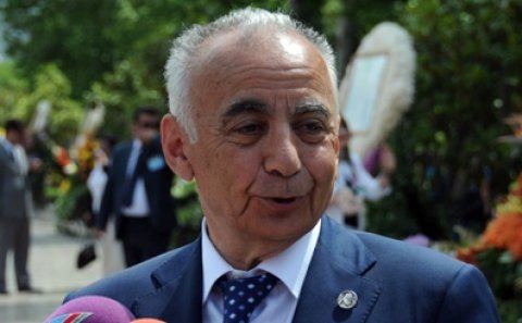 Hacıbala Abutalıbov rəisi işdən çıxardı