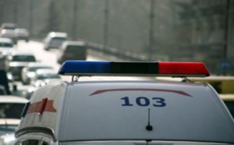 Bakıda avtobus körpüyə çırpılıb – Xəsarət alanlar var