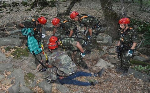 Bakıda dəhşətli qəza: 6 FHN əməkdaşını maşın vurdu