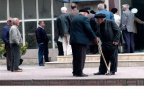 Gələcəkdə çox pensiya almaq üçün…