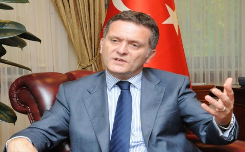 Türkiyə səfiri azərbaycanlılara yuxarıdan aşağı baxıb…