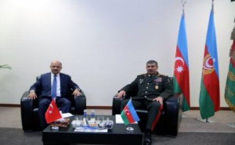 Azərbaycan və Türkiyə müdafiə nazirlərinin görüşü olub