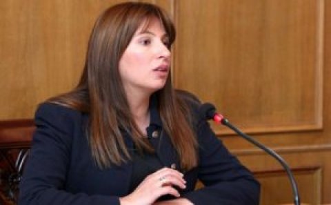 “Yeni nazirlər küçədən gəlib” – Erməni deputat