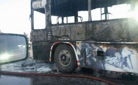 Bakıda sərnişin avtobusu od tutub yandı