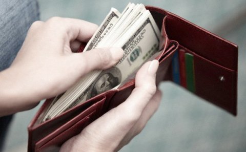 Dollar 2 ay əvvəlki vəziyyətə qədər ucuzlaşdı