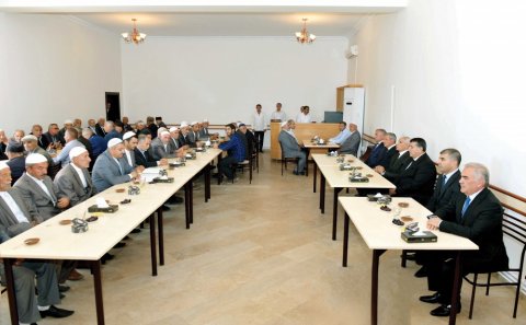 Vasif Talıbov Aşura mərasimində