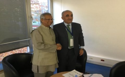 UNEC rektoru Nobel mükafatçısı Məhəmməd Yunusun sədrlik etdiyi konfransda iştirak edib