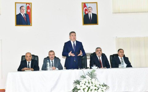 Rayon icra hakimiyyəti başçısının Lerik şəhərində vətəndaşlarla səyyar görüş-qəbul keçirildi