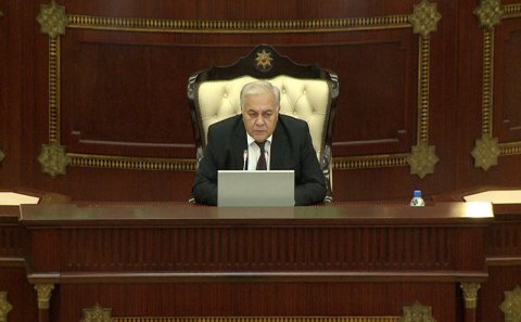 Oqtay Əsədov: “İqtisadi böhran Azərbaycana təsirsiz ötüşməyib”