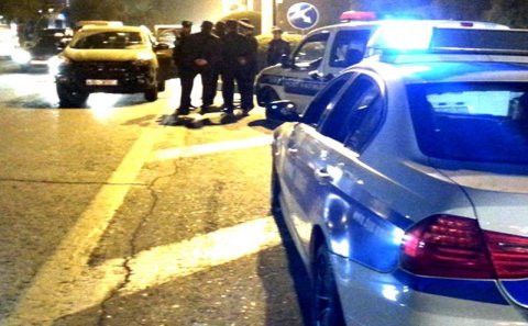 Məşhur iş adamı şou-biznes ulduzlarına görə polisi döymək istədi