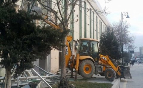 Bakıda məmurun qaynatasına məxsus oteli bir günə “yoxa çıxartdılar” - FOTOLAR