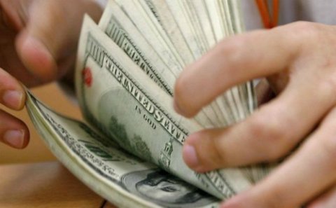 Yeni ilin ilk qanqaraldıcı proqnozu -1 dollar 2.2-2.8 manat olacaq