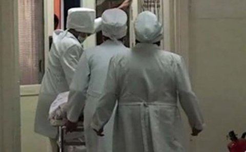 Şirvan icra başçısı baş həkimi komaya saldı, Bakıya çatdırıldı