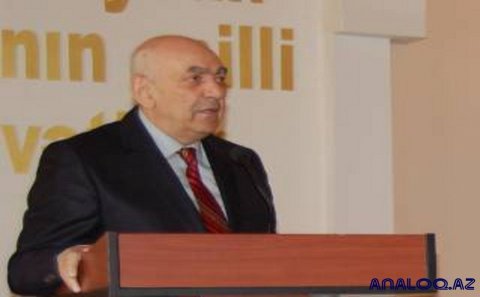 Mirdaməd Sadıqov özünü niyə təriflətdirir?