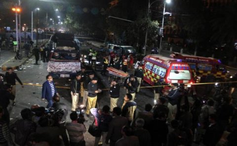 Pakistanda terror - 16 ölü, 82 yaralı