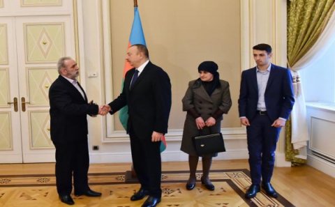 Prezident Milli Qəhrəman Çingiz Qurbanovun ailəsinə mənzil bağışladı -  (FOTOLAR)