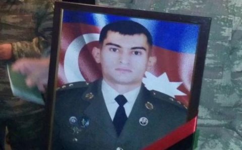 Şəhid baş leytenantın cənazəsi 5 saatdır hava limanında qalıb VİDEO