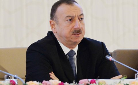 Prezident Səlim Müslümovu təcili yanına çağırdı - İclası yarımçıq tərk etdi