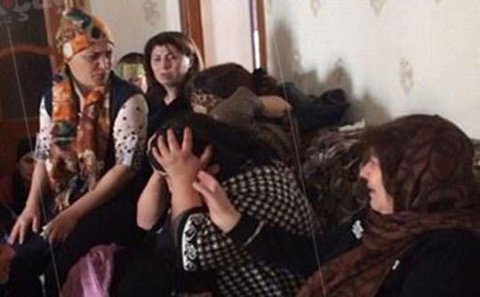 “Mən onu dərsə güclə göndərdim” - Qəzada ölən nişanlı Rozanın anası