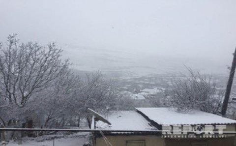 Aprelin ilk günü Lerikə qar yağıb - FOTO