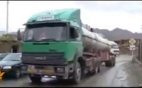 Ermənistana yük daşıyan azərbaycanlıların görüntüləri yayıldı – VİDEO